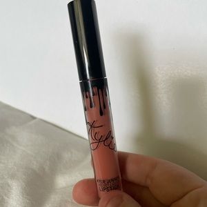 Kylie Cosmetics Matte Lipstick in Low Key